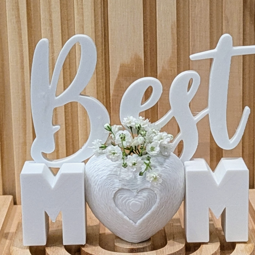 1 Best Mom Heart Vase Sign, Mother Gift, Family Decor, Gift to Mother, Mom Birthday Gift, Mother Day Gift, Home Decor Gift, Love Mom Showpiece, 3D Printed Gift - Image 1