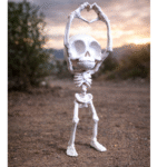 “Chill Skeleton Heart Hands Decor, 3D Printed Desk Showpiece, Home Decor Gift, Office Desk Accent, Shelf Decor, Gothic Aesthetic Gift, Valentine Decor”