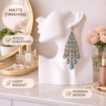 earring manequin