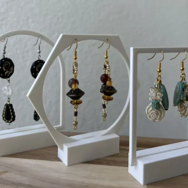 Simplified Earring Storage and Display Stand